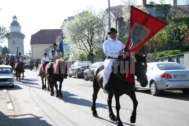 Expoziţie: Steagul de luptă al lui Ştefan cel Mare a ajuns la Suceava