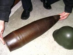 La Văşcăuţi: Risc ridicat de explozie, după descoperirea unui proiectil de 40 de kilograme