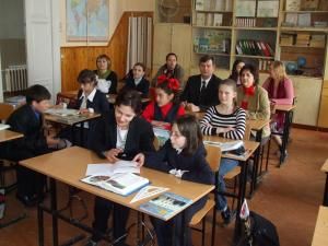 Proiectul „Punte educaţională în Bucovina”, se desfăşoară în parteneriat cu Gimnaziul Nr. 6 din Cernăuţi