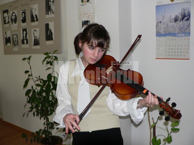 Violeta Burciu ştie exact ce va ajunge când va fi mare: violonistă