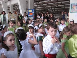 Eveniment: Târgul grădiniţelor din Suceava a atras sute de vizitatori
