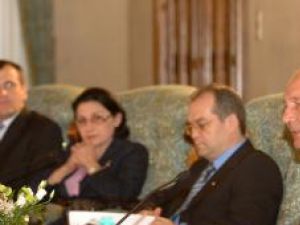 Traian Băsescu, alături de premierul Boc, la întâlnirea cu sindicatele. Foto: Sorin LUPŞA