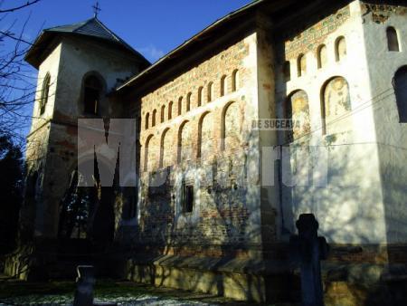 Biserica din Bălineşti a fost zidită între anii 1494-1499 iar în prezent este inclusă într-un program de restaurare a picturii
