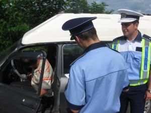 Atenţie, radare: Peste 300 de amenzi, date în weekend de poliţiştii de la Rutieră