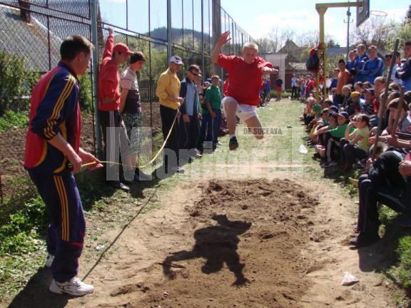 Sport şcolar: Peste 600 de elevi s-au întrecut la Putna