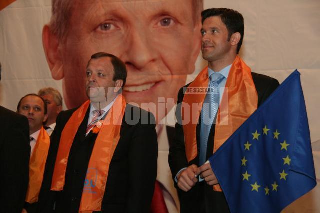 Eveniment: Familia PD-L Suceava şi rudele i-au fost alături lui Petru Luhan la lansarea candidaturii