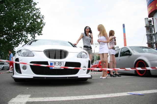 Eveniment: Expoziţie de maşini tunate în parcare la Shopping City Suceava