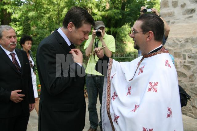Vizită: Antonescu a primit binecuvântarea la biserica Mirăuţi