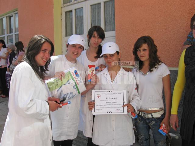 Educaţie: Copiii din Fălticeni, câştigători la „Sanitarii pricepuţi”