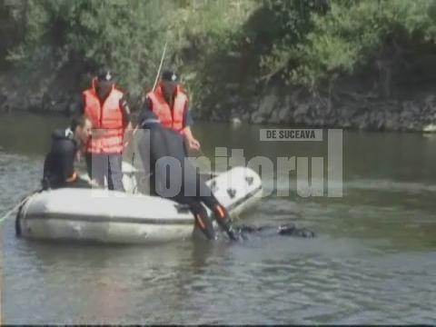 Misiune: Trupurile tinerilor înecaţi la Dolhasca, greu de scos la suprafaţă