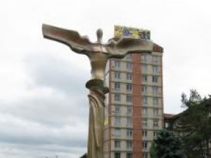 „Bucovina înaripată” a fost dezvelită şi sfinţită în centrul Sucevei