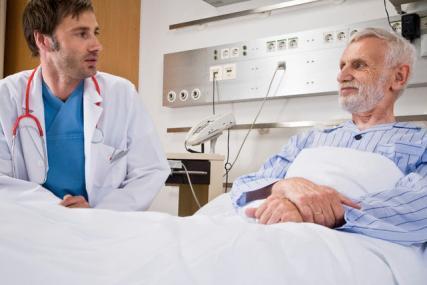 Pacienţii nu trebuie să se teamă să pună întrebări medicilor care îi tratează. Foto: ZEFA
