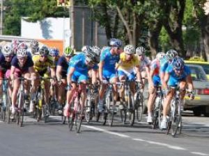 Amatorii de ciclism îi vor putea admira miercuri pe competitorii din Turul României