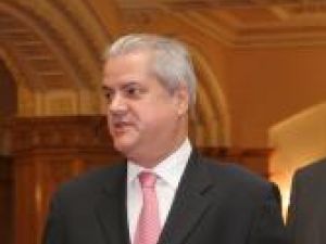 Fostul premier Adrian Năstase: 