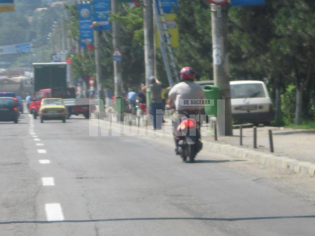 Conducătorii de motoscutere trebuie să urmeze un curs de legislaţie rutieră