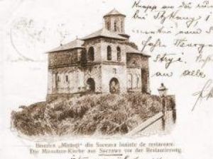 Lampă cu fotogen în apropierea Bisericii Sf. Gheorghe - Mirăuţi în 1907