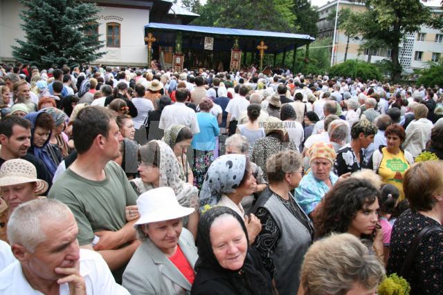 5.000 de pelerini au participat la slujba de priveghere la Mănăstirea Sf.Ioan