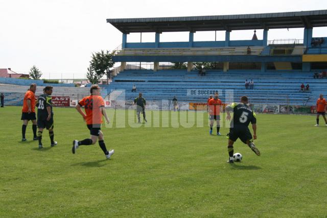 Regal fotbalistic: Fostele glorii au făcut spectacol pe Areni