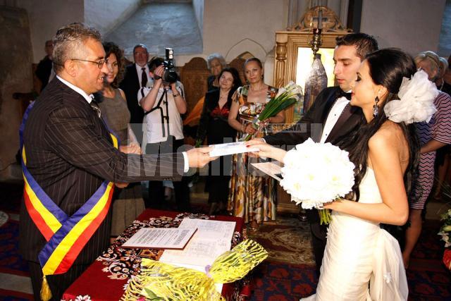 Una dintre cele mai spectaculoase nunţi din ultimii ani din Suceava