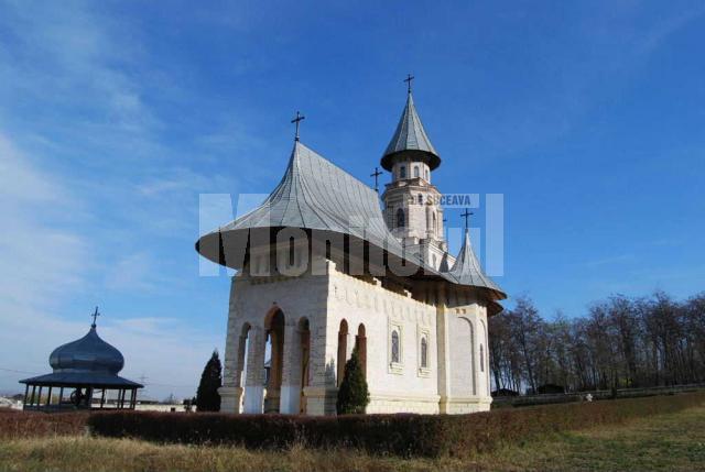 Arhitectura bisericii Vlădiceni este asemănătoare celei de la Putna