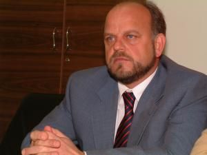 Primarul Aurel Olărean este acuzat de subordonaţii săi de instaurarea unui regim „de teroare”