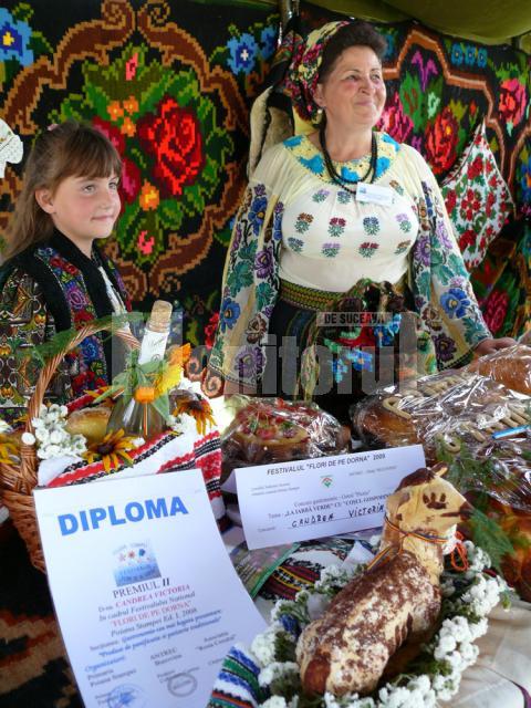 La Poiana Stampei: Festivalul Naţional „Flori de pe Dorna”
