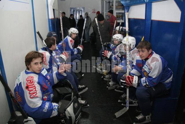 Echipa de hochei juniori a Clubului Sportiv Municipal Suceava riscă să rămână în afara Campionatului Naţional