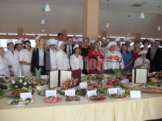 Expoziţia culinară realizată de absolvenţii cursului de bucătar