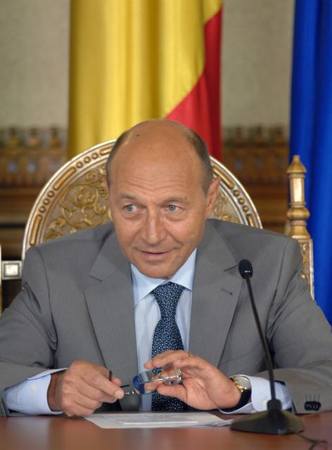 Băsescu a spus că sindicatele sunt elementul central al blocajului reformei educaţiei. Foto: Sorin LUPŞA