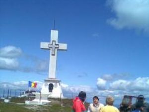 La înălţime: Ceremonie religioasă pe „Acoperişul Bucovinei”