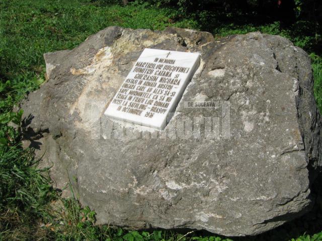 Piatra mormântului simbolic al eroismului bucovinean