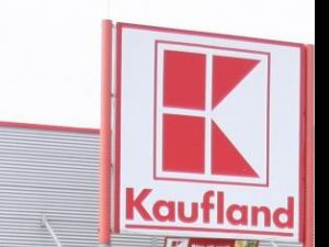 Inspectorii ANSVSA au închis magazinul Kaufland Colentina