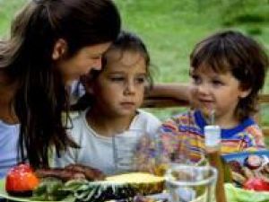 Comportamentele alimentare ale copiilor, influenţate de relaţiile sociale