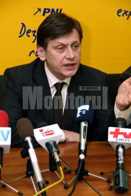 Alegeri: Crin Antonescu va superviza alegerile în Organizaţia Judeţeană a PNL