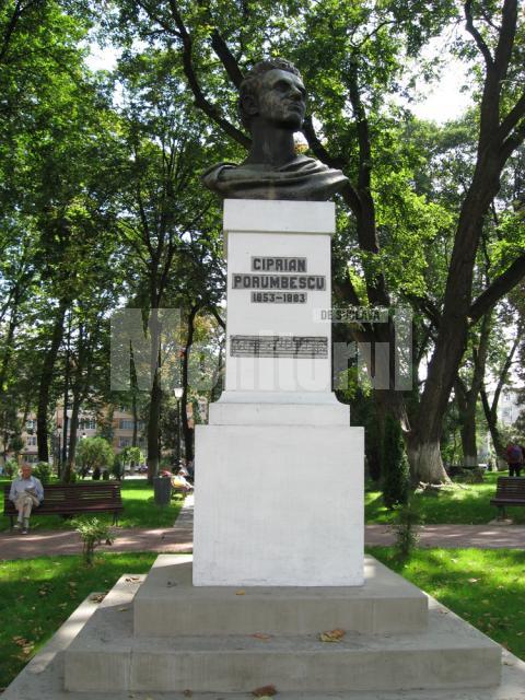 Bustul lui Ciprian Porumbescu din Parcul Central al Sucevei