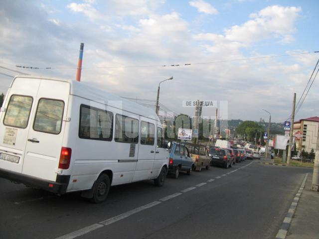 Drumul din Burdujeni spre centrul oraşului şi invers se parcurge anevoios