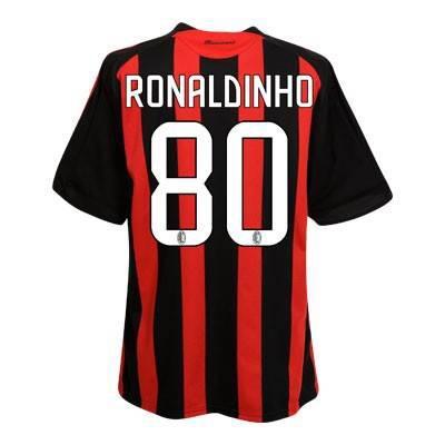 Tricoul lui Ronaldinho, vândut la Iaşi