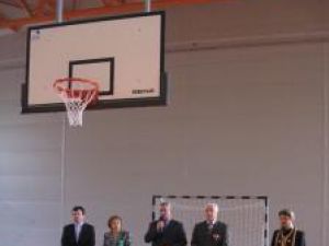 Deschiderea anului şcolar în noua sală de sport din cartierul Obcini