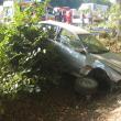 La Cabana Ilişeşti: Au scăpat cu viaţă după ce au „zburat” cu maşina într-un copac