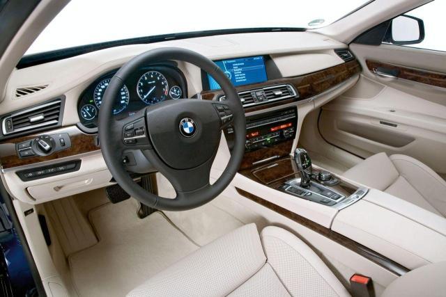 BMW 760i - Interior