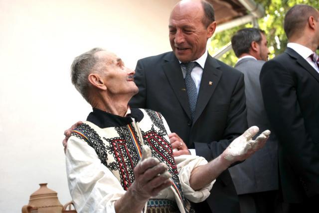 Traian Băsescu şi-a anunţat intenţia de a candida pentru un nou mandat de preşedinte. Foto: MEDIAFAX