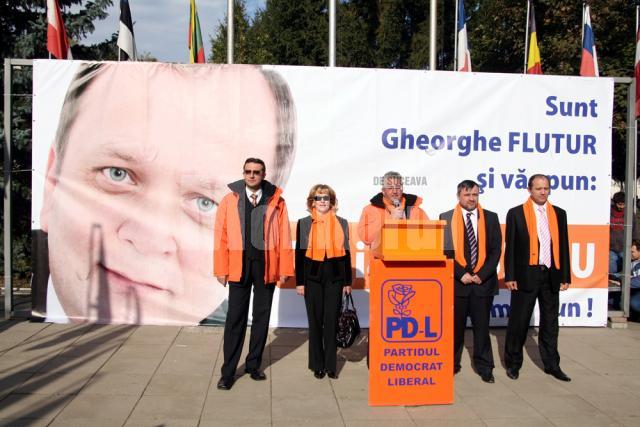 Debut: Lungu a dat startul campaniei lui Traian Băsescu în Piaţa Drapelului