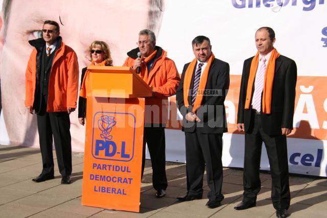 Democrat-liberalii suceveni au dat, ieri, startul campaniei electorale pentru realegerea lui Traian Băsescu la cârma României