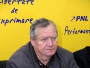 Petru Juravlea: „Suntem prezenţi aici pentru a-i asigura pe liberalii suceveni că 80% din organizaţia noastră îi oferă sprijinul necondiţionat lui Crin Antonescu”
