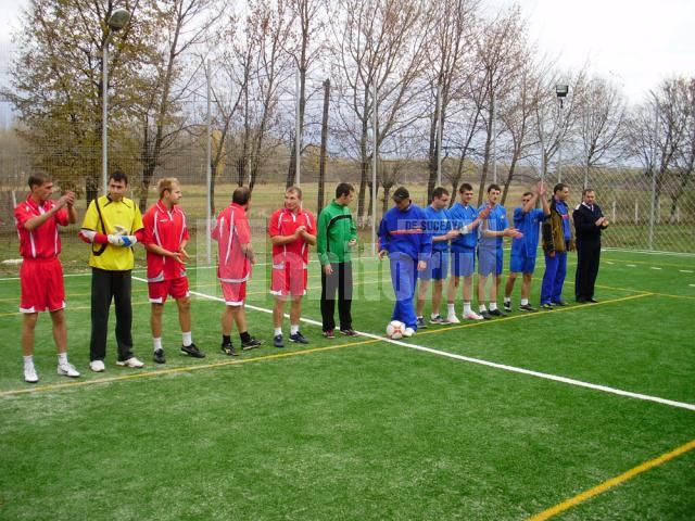 Întrecere: Cupa „gradaţilor” la fotbal, câştigată de pompieri