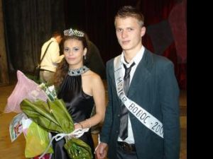 Andreea Nichitoi şi Ionuţ Gabriel Iftodi, cei mai frumoşi boboci de la Colegiul „Alexandru Ioan Cuza”