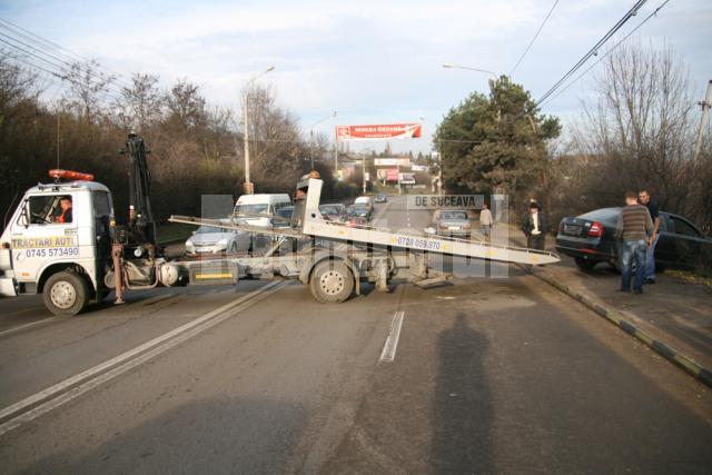 Traficul de pe Calea Unirii, blocat la un moment dat de autospeciala de tractari