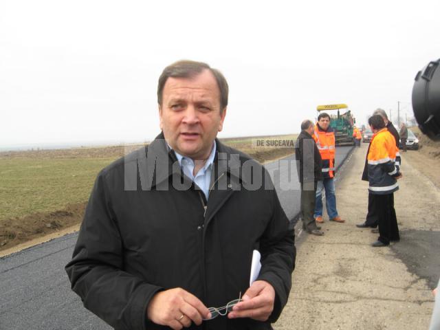 Gheorghe Flutur a participat, sâmbătă, la începerea lucrărilor de modernizare a drumului Salcea – Vereşti – Roşcani