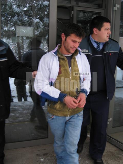 Dorel Oprea, al cincilea arestat din grupare,  adus la Parchetul de pe lângă Judecătoria Suceava