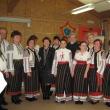 Grupul din Bogdăneşti, împreună cu preotul Diaconu şi Maria Ciobanu, ambasador extraordinar şi plenipotenţiar